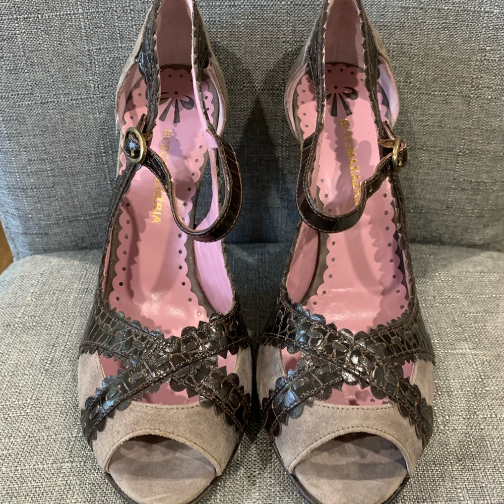 Never worn BCBG Max Azria brown croc & grey suede
